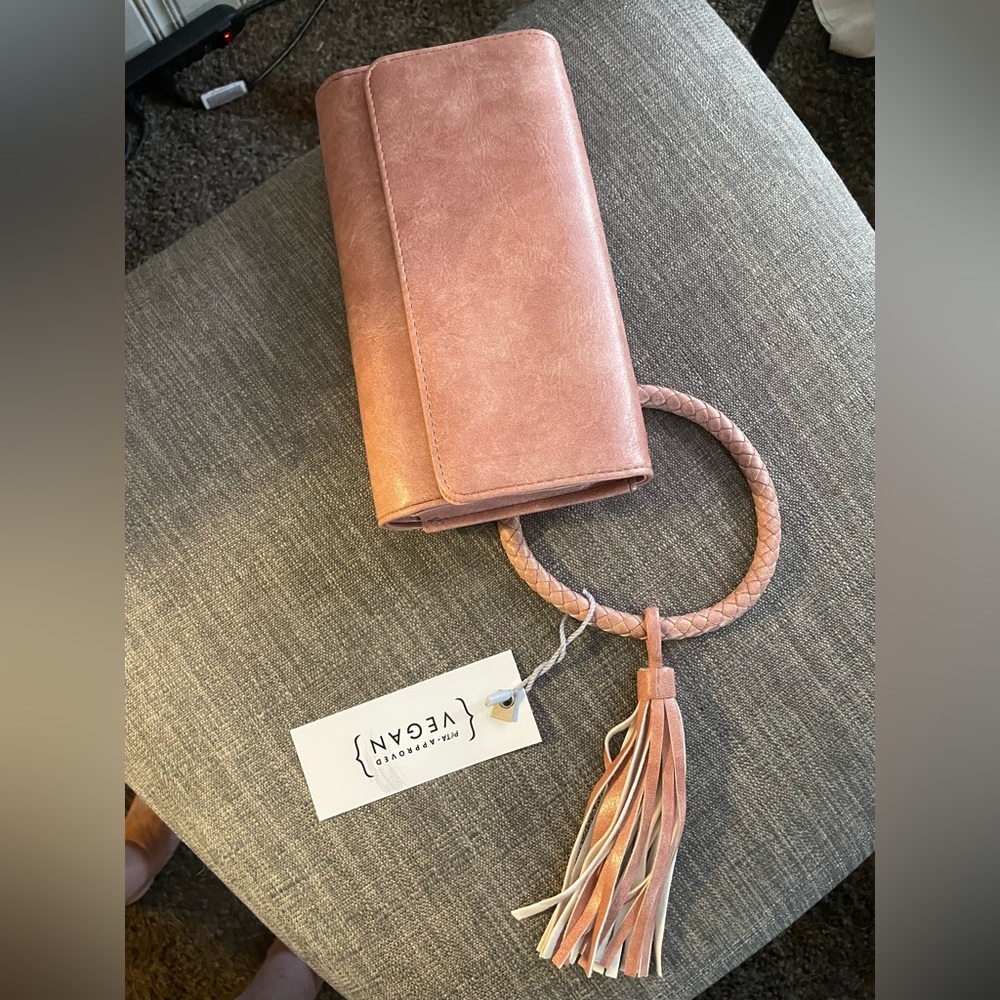 Pink vegan leather handbag nwt